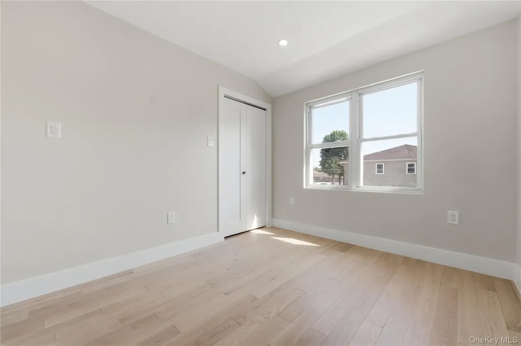 137-08 218th Street Laurelton NY 11413