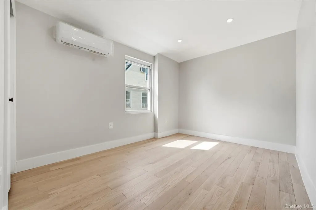137-08 218th Street Laurelton NY 11413