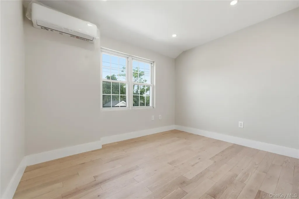 137-08 218th Street Laurelton NY 11413