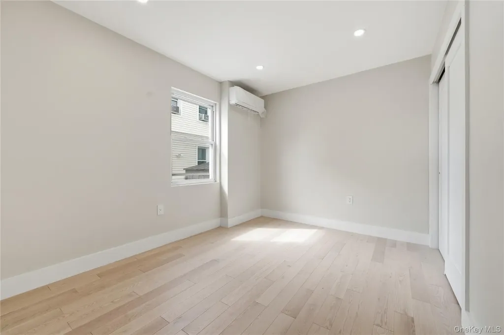 137-08 218th Street Laurelton NY 11413