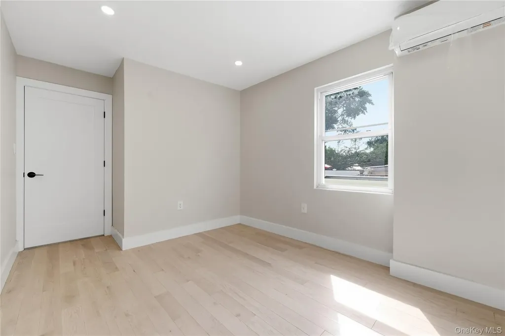 137-08 218th Street Laurelton NY 11413