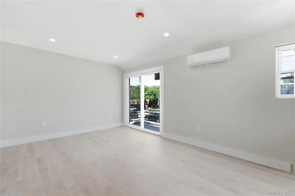 137-08 218th Street Laurelton NY 11413