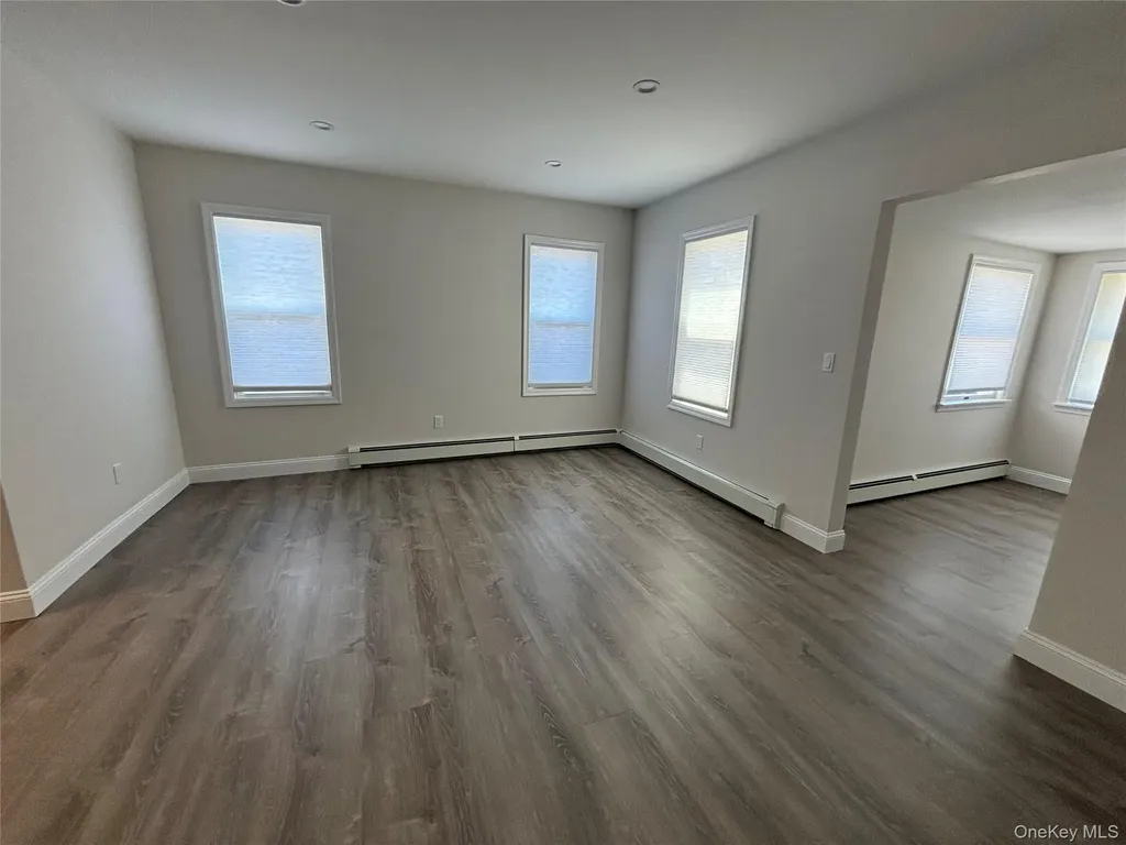 23 Arnold Avenue West Babylon NY 11704
