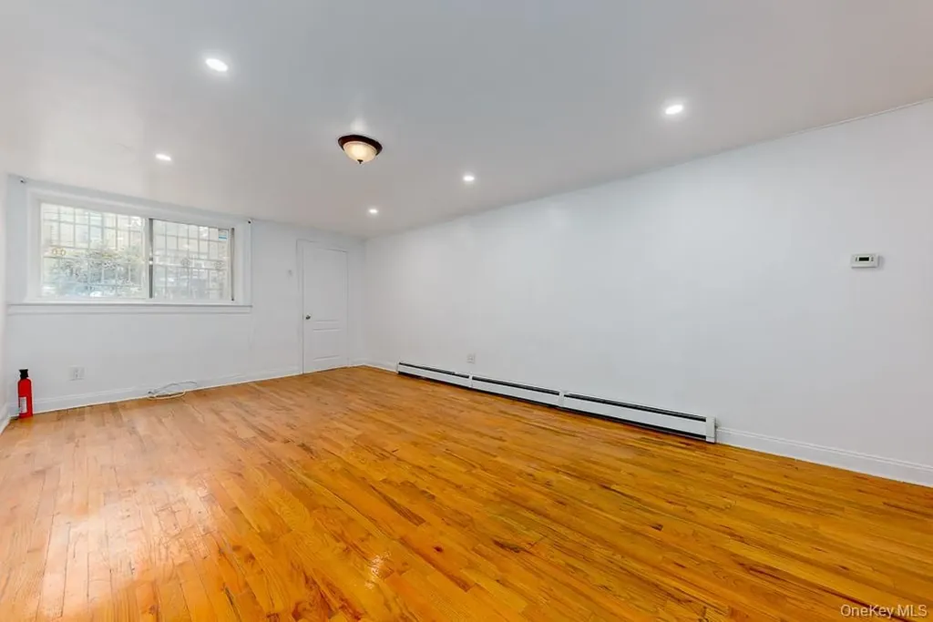 657 96th Street E Brooklyn NY 11236