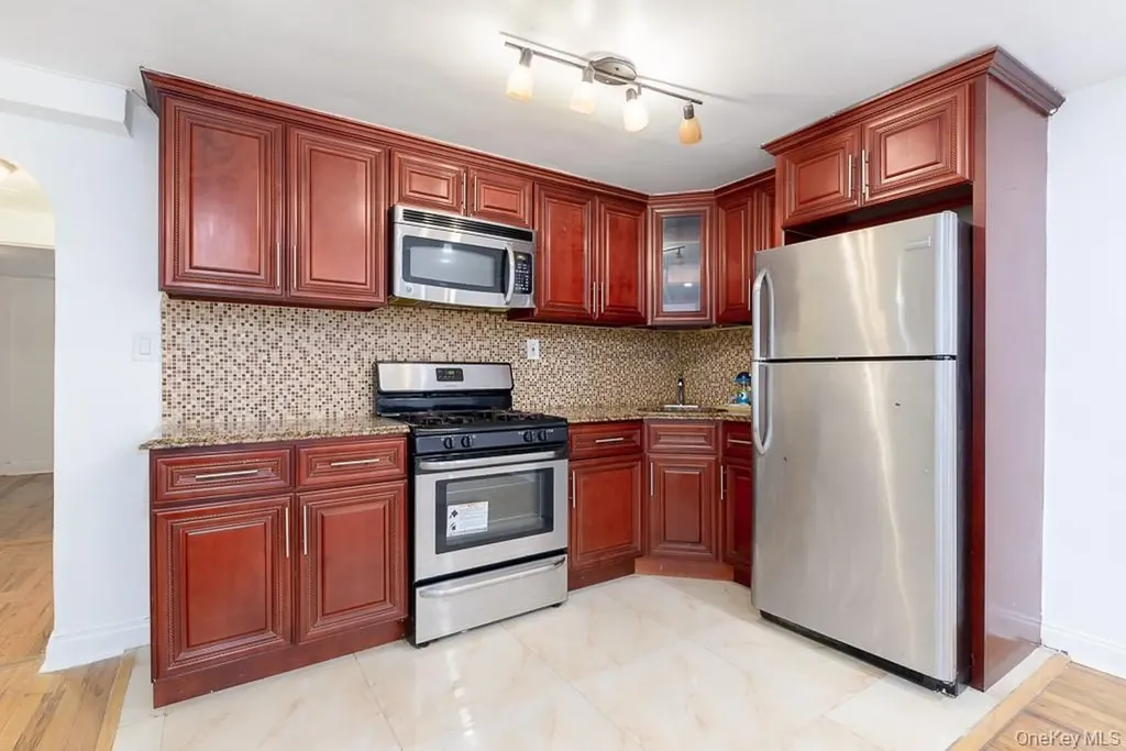 657 96th Street E Brooklyn NY 11236