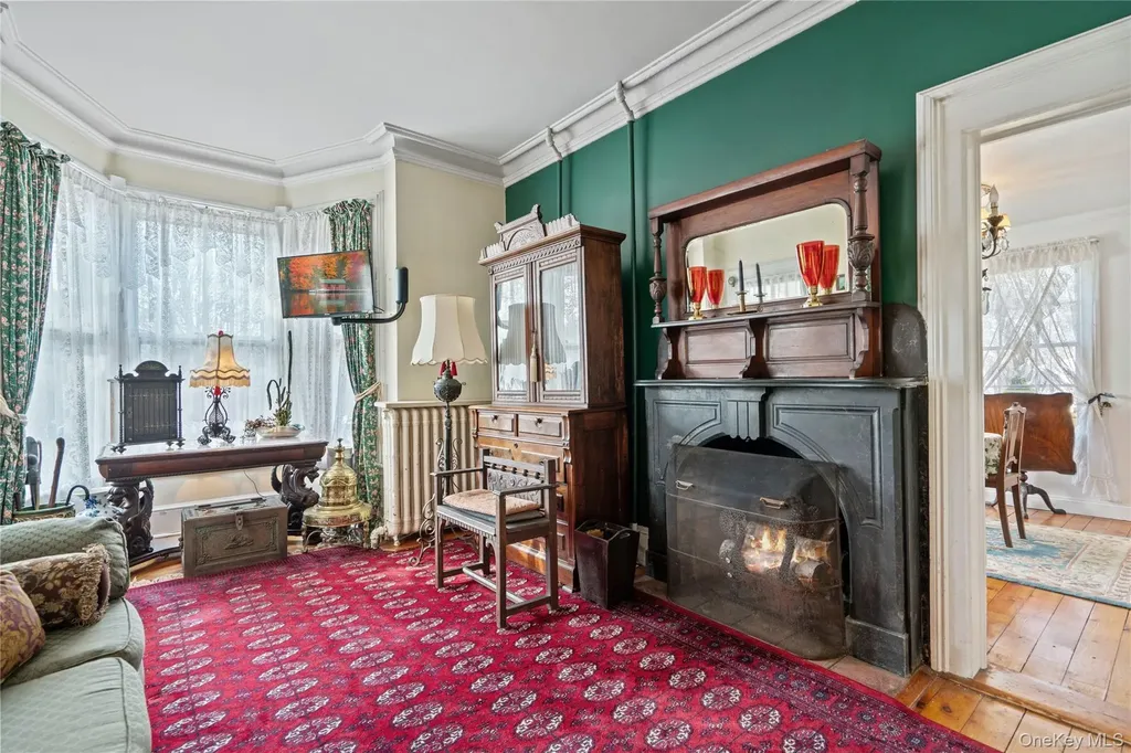 449 Montauk Highway East Moriches NY 11940