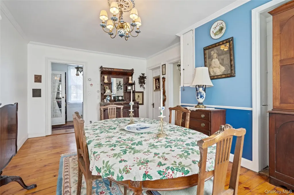 449 Montauk Highway East Moriches NY 11940
