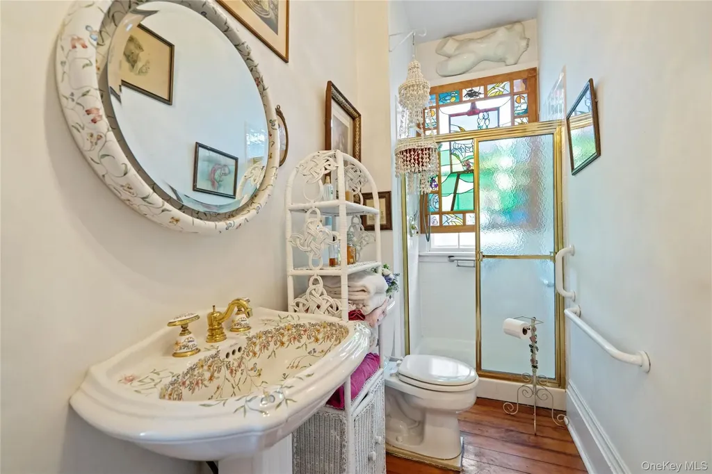 449 Montauk Highway East Moriches NY 11940