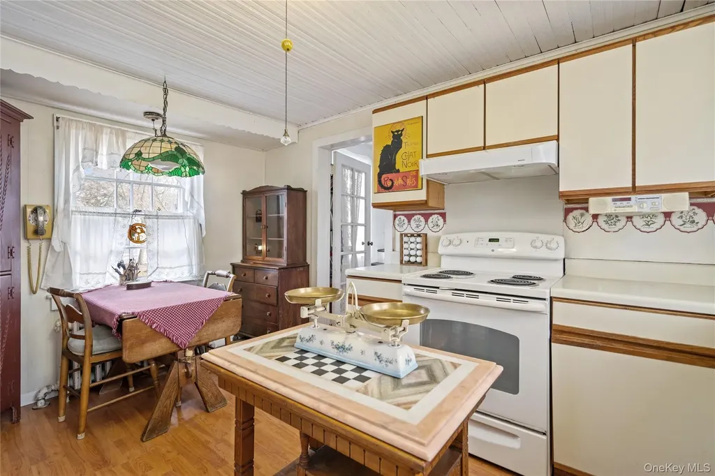 449 Montauk Highway East Moriches NY 11940
