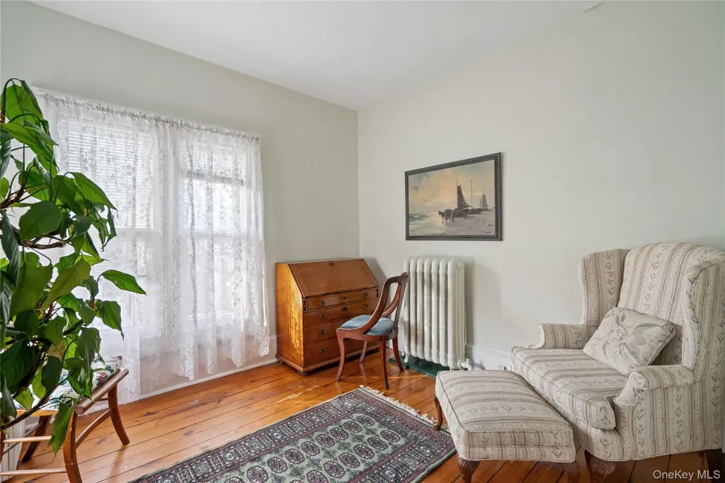 449 Montauk Highway East Moriches NY 11940