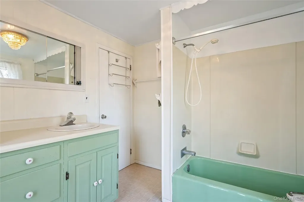 449 Montauk Highway East Moriches NY 11940