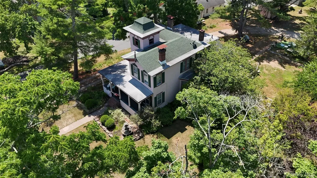 449 Montauk Highway East Moriches NY 11940