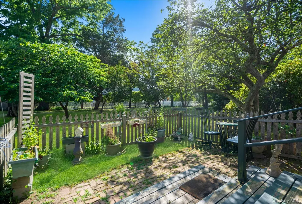 449 Montauk Highway East Moriches NY 11940