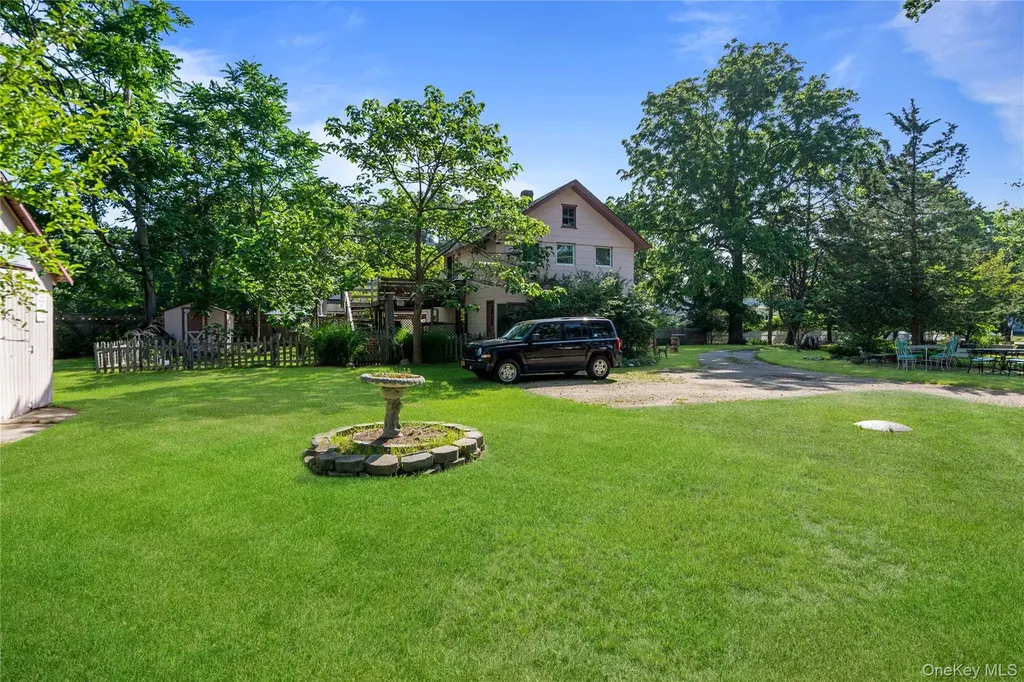 449 Montauk Highway East Moriches NY 11940