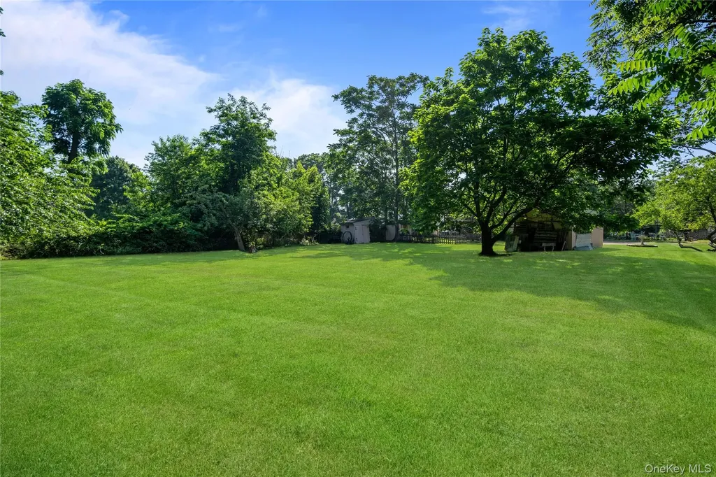 449 Montauk Highway East Moriches NY 11940
