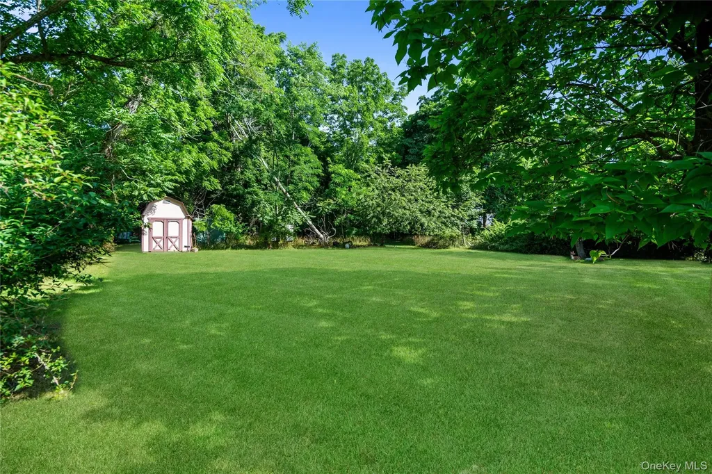449 Montauk Highway East Moriches NY 11940
