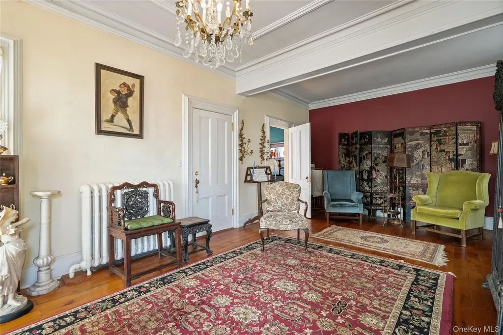 449 Montauk Highway East Moriches NY 11940