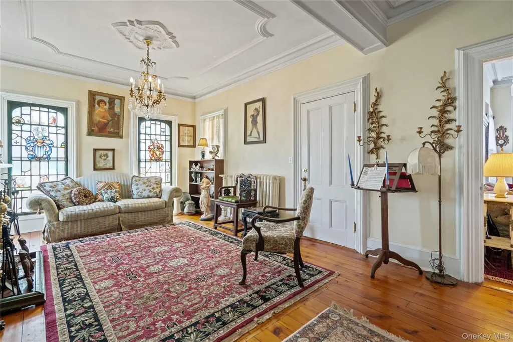449 Montauk Highway East Moriches NY 11940