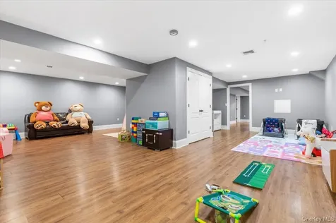87 Harriman Road Irvington NY 10533