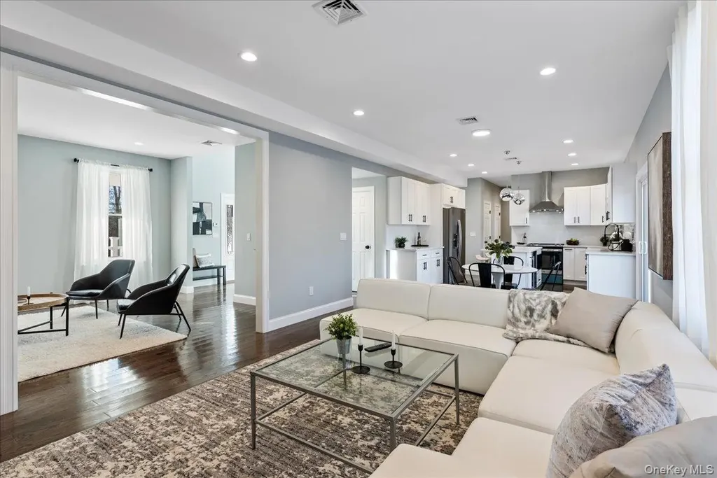 71 Stuyvesant Avenue Mastic NY 11950