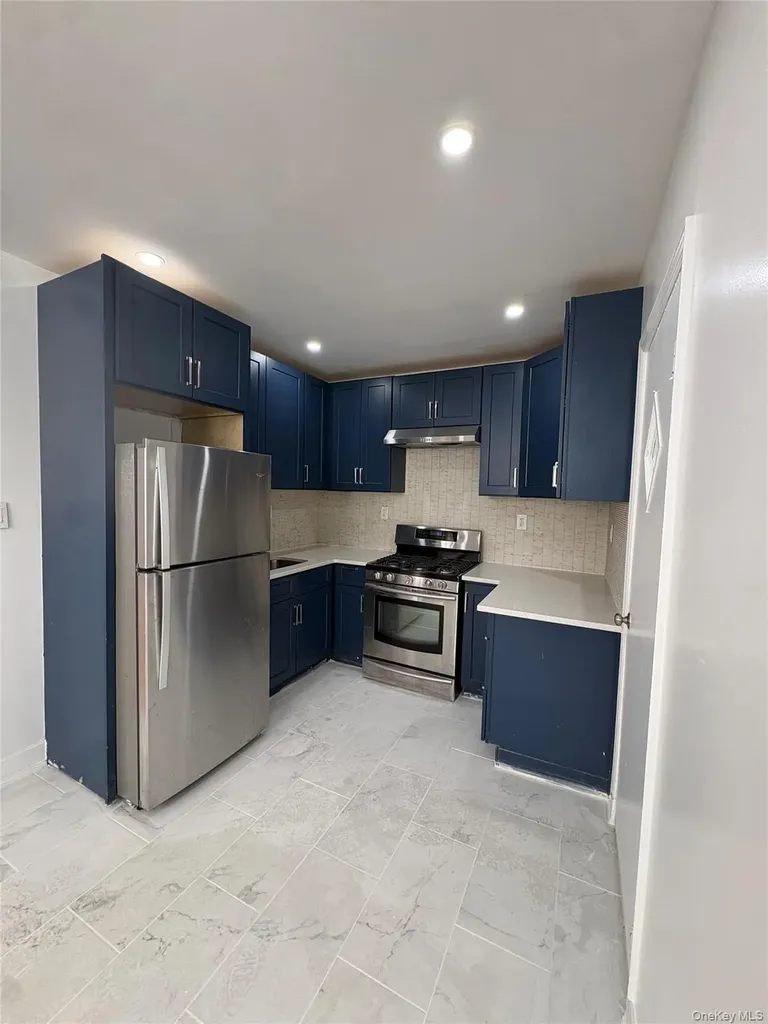 4027 Edson Avenue Bronx NY 10466