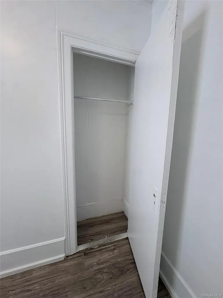 4027 Edson Avenue Bronx NY 10466