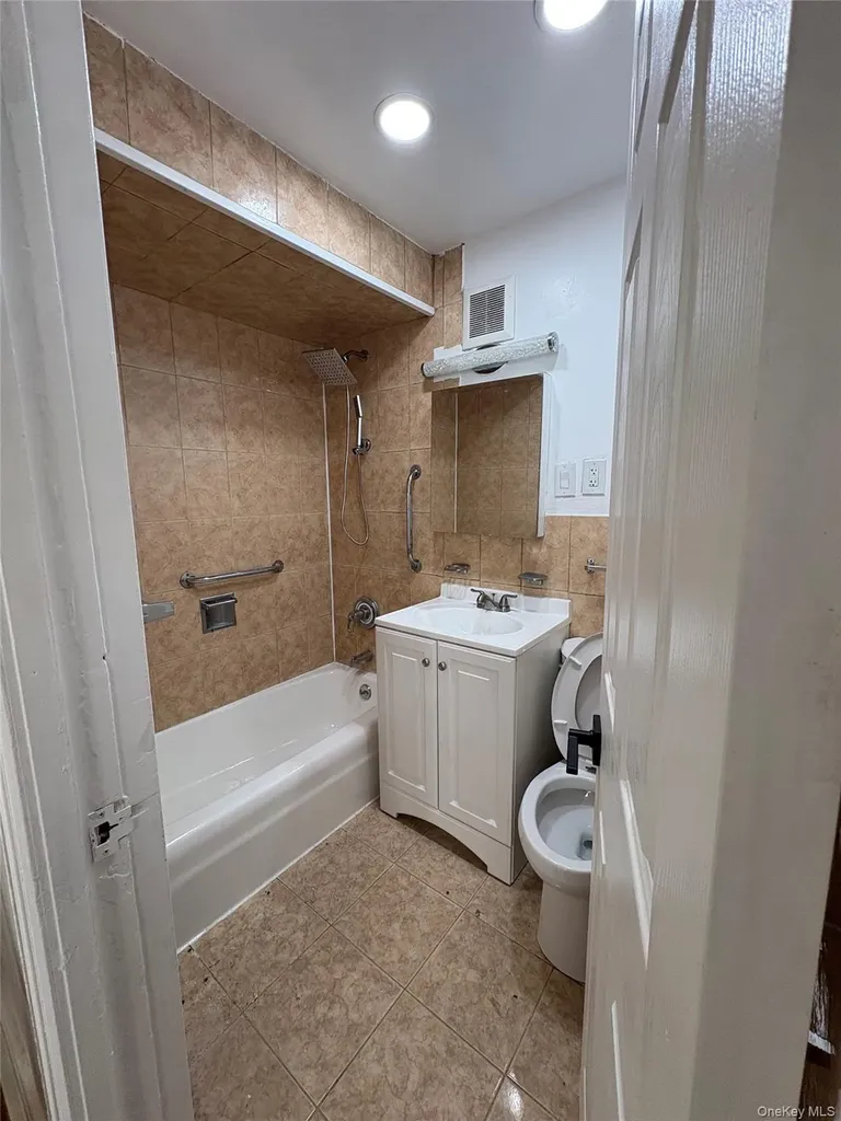 4027 Edson Avenue Bronx NY 10466