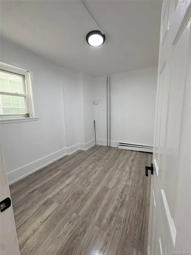4027 Edson Avenue Bronx NY 10466