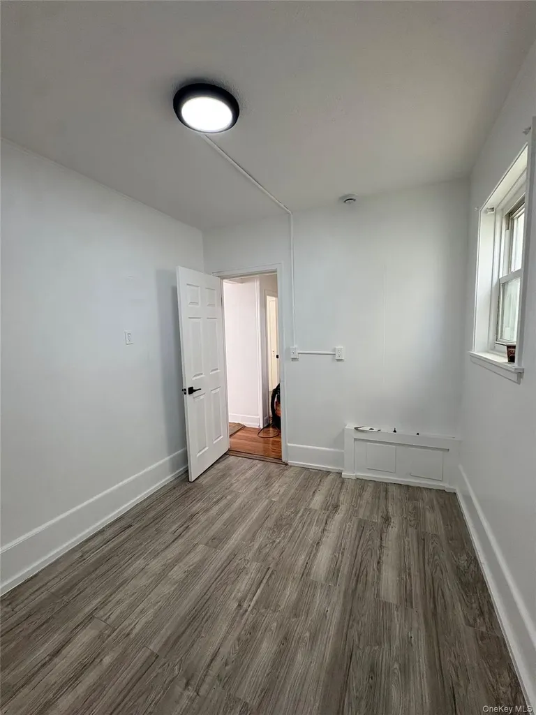 4027 Edson Avenue Bronx NY 10466
