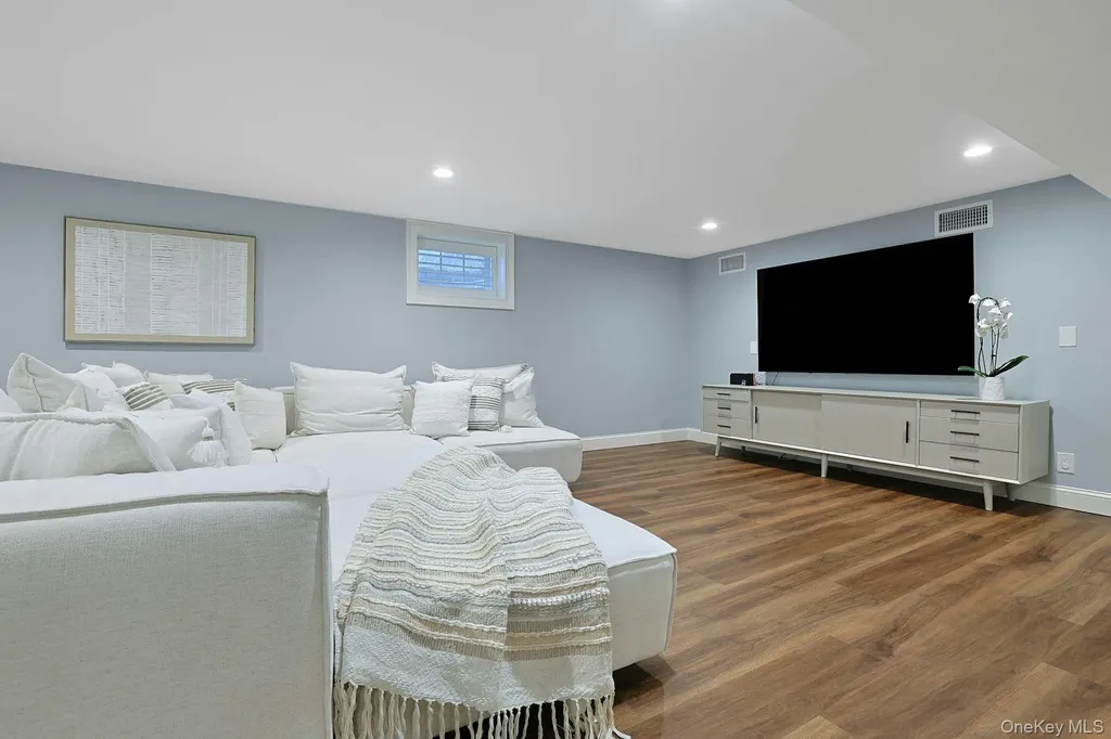 250 Evandale Road Scarsdale NY 10583