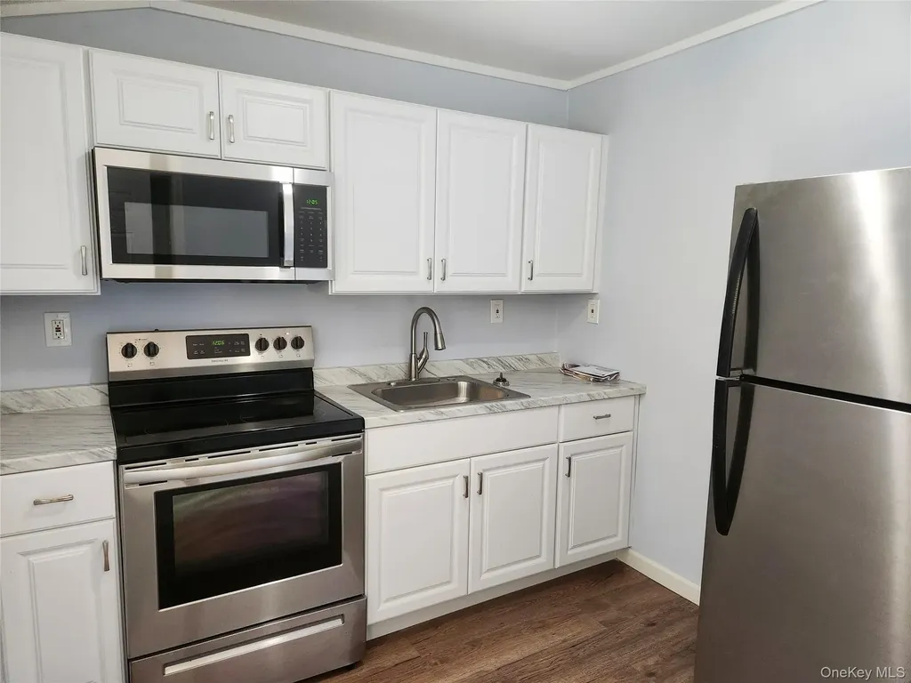 548 Taylor Avenue East Patchogue NY 11772