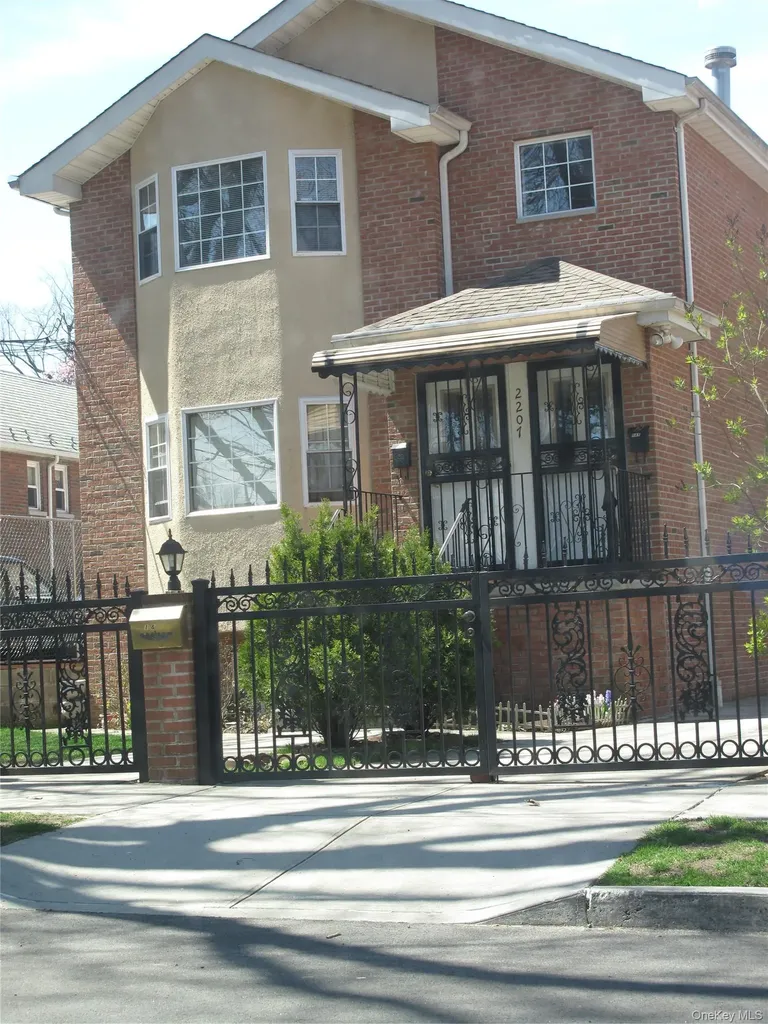 Bronx NY 10469