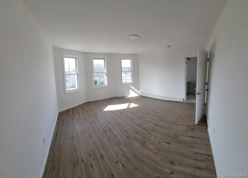 83 Kraemer Street Hicksville NY 11801