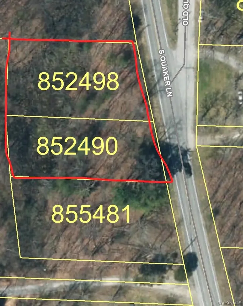 125 S Quaker Lane Hyde Park NY 12538