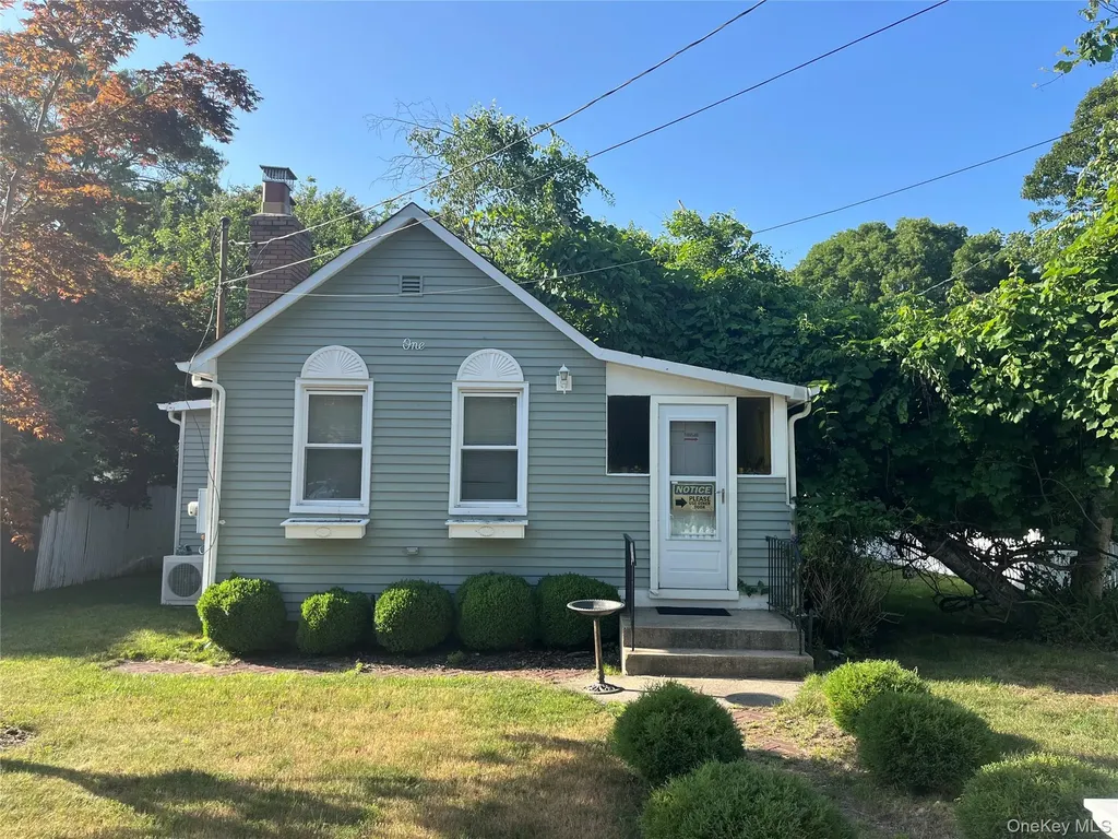 1 Saltaire Road Sound Beach NY 11789