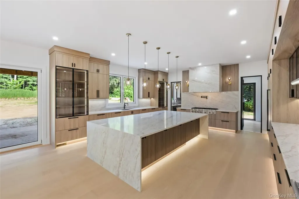 5 Somner Drive Dix Hills NY 11746
