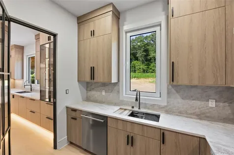 5 Somner Drive Dix Hills NY 11746