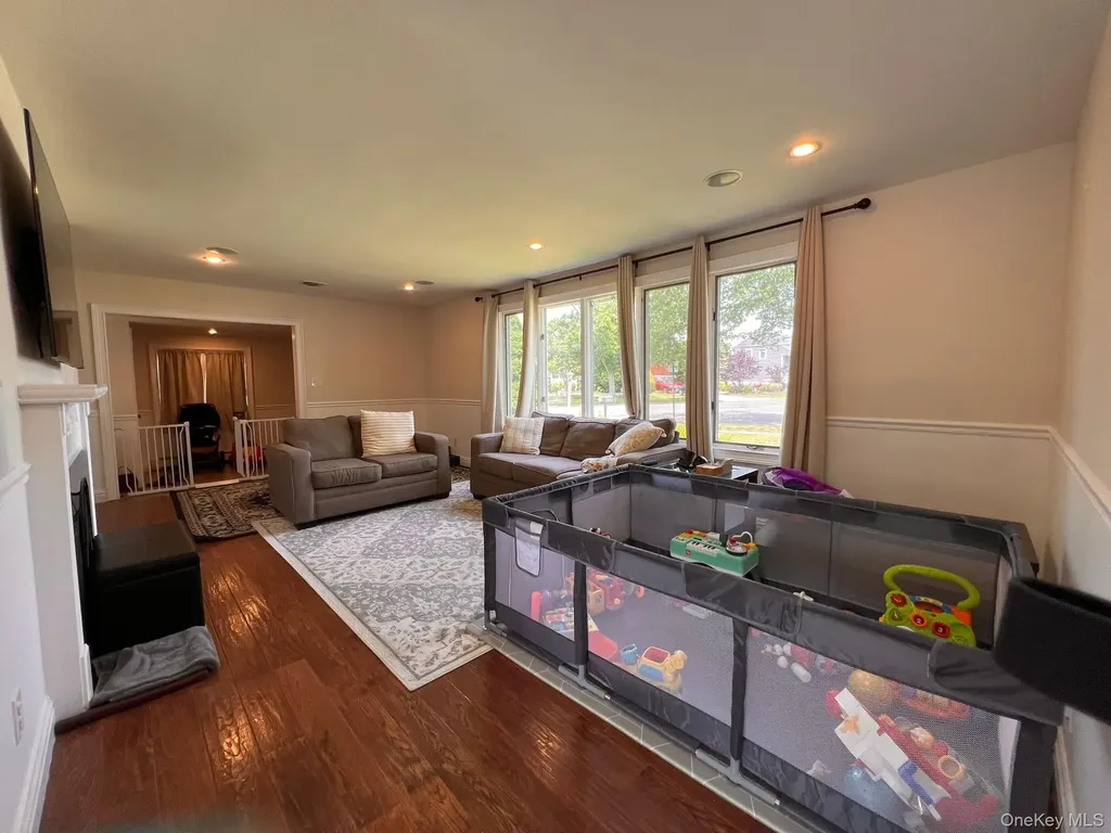 2 Nassau Road Massapequa NY 11758