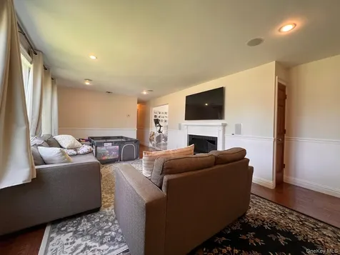 2 Nassau Road Massapequa NY 11758