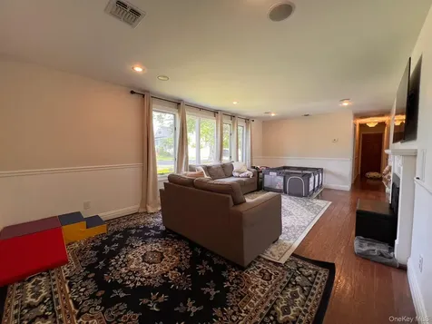 2 Nassau Road Massapequa NY 11758