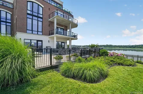 10 Shore Road Glenwood Landing NY 11547