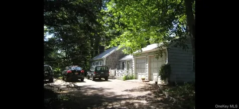 11 Mary Lane Greenvale NY 11548