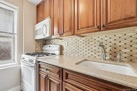 632 Palmer Road Yonkers NY 10701