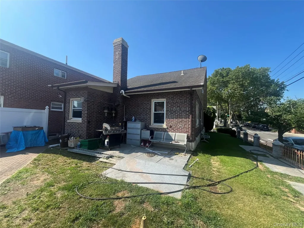 18103 145th Road Springfield Gardens NY 11413