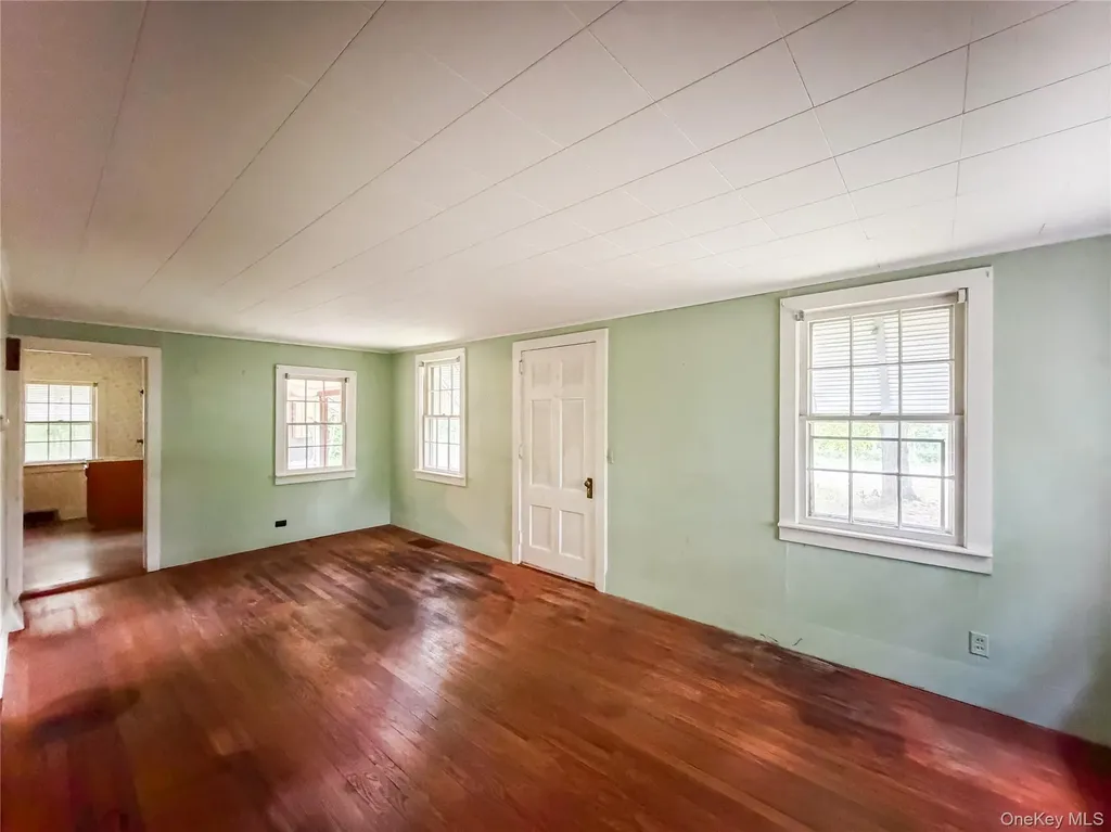 126 S Quaker Lane Hyde Park NY 12538