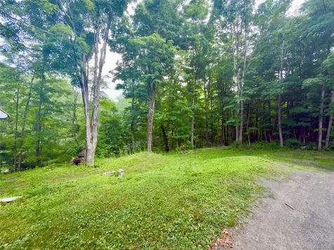 126 S Quaker Lane Hyde Park NY 12538