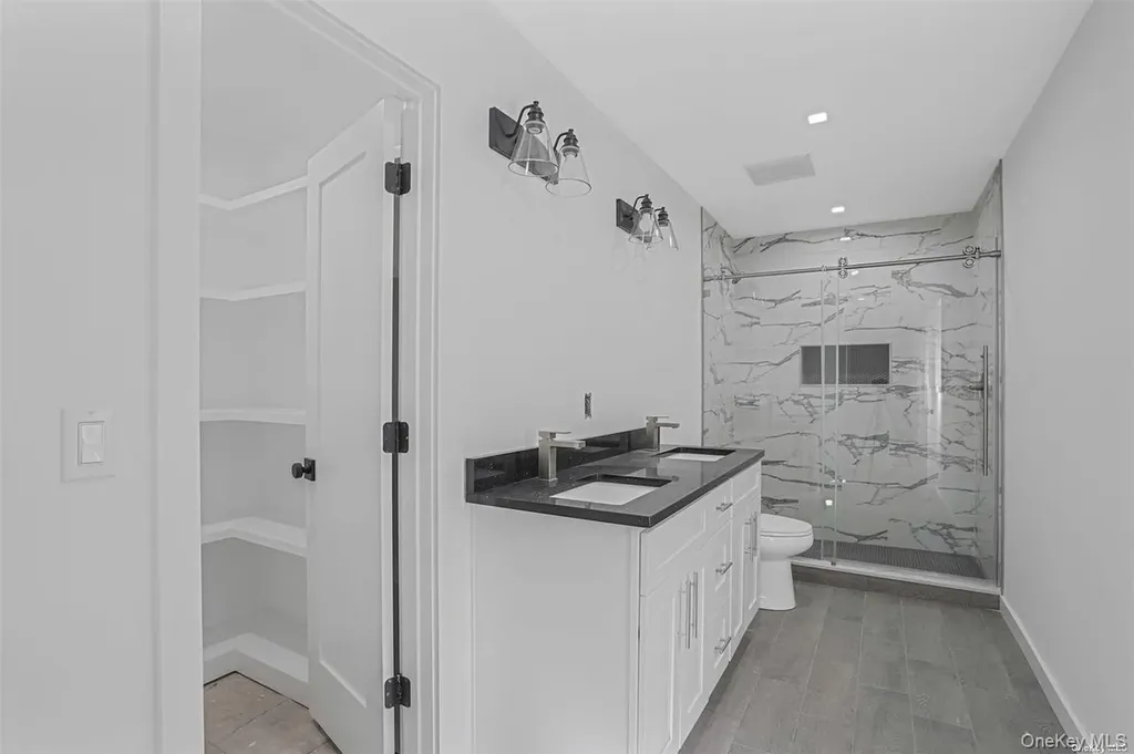 27 Hickory Avenue Farmingville NY 11738