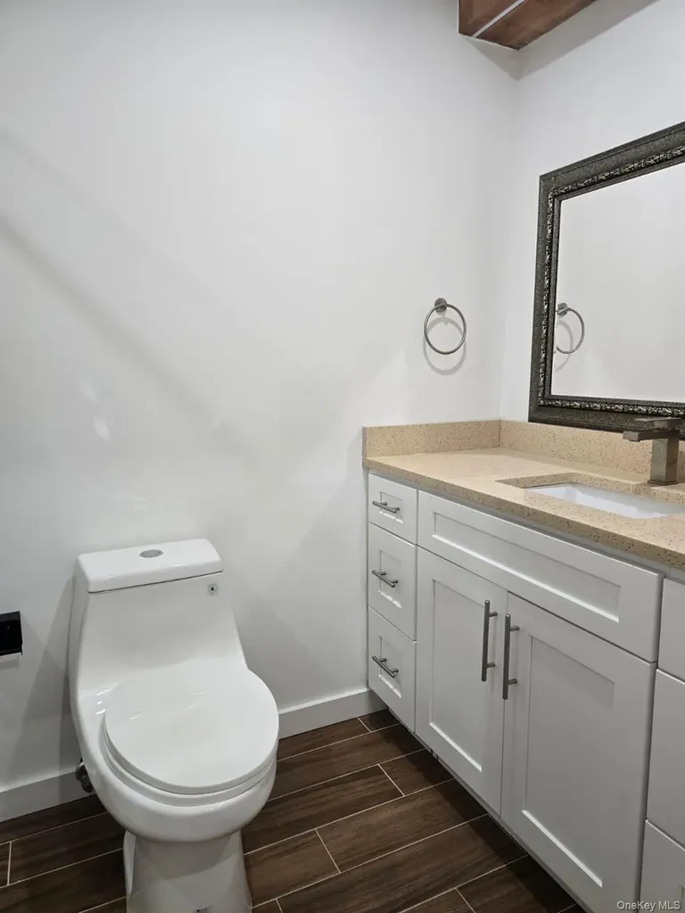 27 Hickory Avenue Farmingville NY 11738