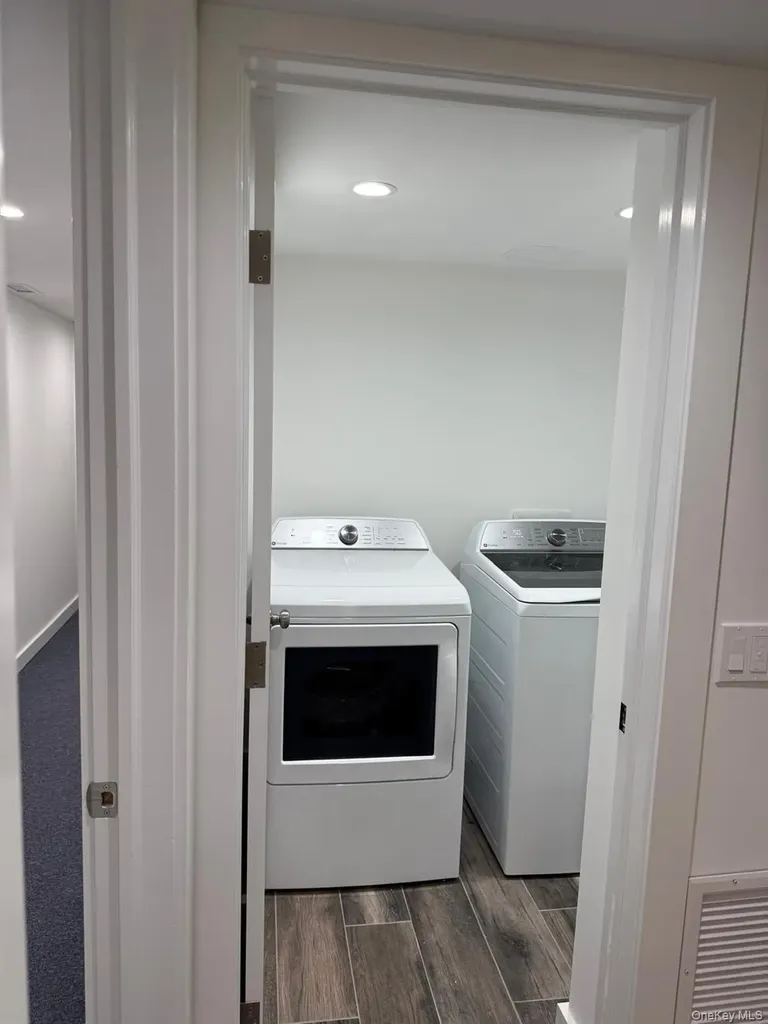 27 Hickory Avenue Farmingville NY 11738