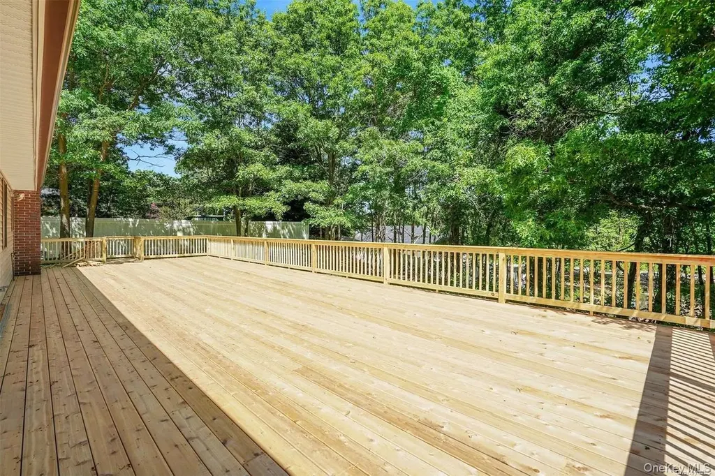 27 Hickory Avenue Farmingville NY 11738